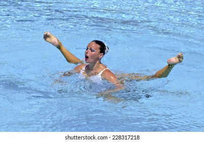 BARCELONA, SPAIN-SEPTEMBER 03,1999: Spain Couple Gemma Mengual And Paola Tirados, During The Swimming Synchronized Final Of The Swimming World Championship, In Barcelona.