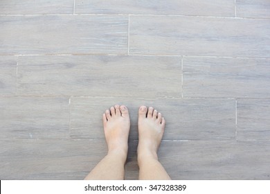 Bare Feet On The Floor 