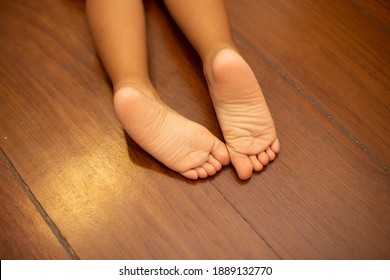 Light skin feet