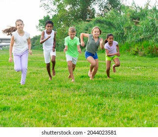 Barefoot Kids Running On Green Grass Stock Photo 2044023581 | Shutterstock