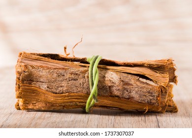 bark of medicinal plant cat's claw, uncaria tomentosa