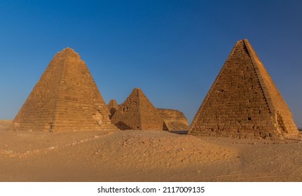 Barkal Pyramids Near Karima Sudan Stock Photo 2117009135 | Shutterstock