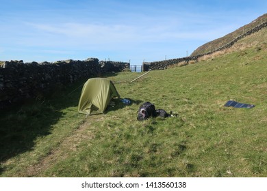 Barmouth. Gwynedd. Wales. May. 16. 2019. Wild Camping View From The Cambrian Way Of A Dry Stone Wall