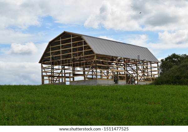 Barn Gambrel Roof Under Construction Buildings Landmarks Parks