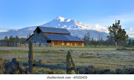 Barn near Mount Shasta, Northern California - Powered by Shutterstock