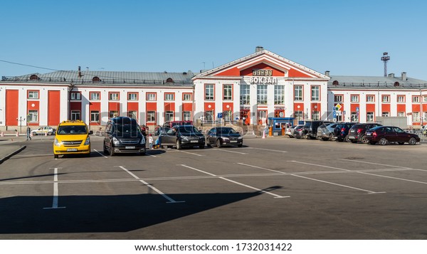 Barnaul city, Altai\
Territory, Russia - September, 22, 2019: Car parking in front of\
the railway station