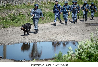 Barnaul, Russia-June 20, 2018. The Staff Of The Federal Service Of Execution Of Punishment During A Training Exercise In Escorting Prisoners