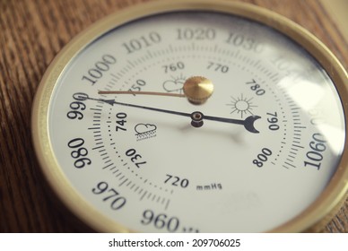Barometer indicating atmospheric pressure reduction 