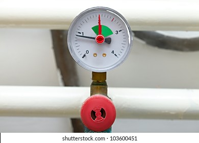 Barometer on a pipe system