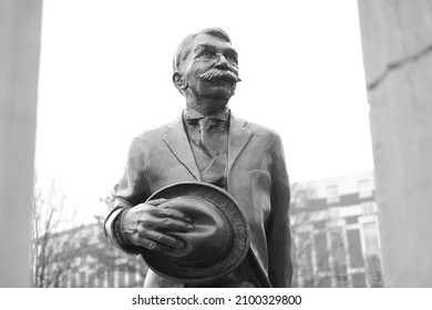 Baron Pierre De Coubertin Statue In Centennial Olympic Park Atlanta - 12 31 2021