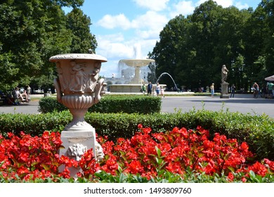 Bilder Stockfotos Und Vektorgrafiken Barock Garten Shutterstock