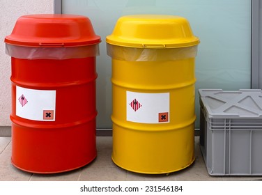 Barrels For Dangerous And Hazardous Waste Disposal