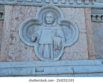bas relief of bologna piazza maggiore church san petronio basilica
