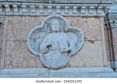 bas relief of bologna piazza maggiore church san petronio basilica