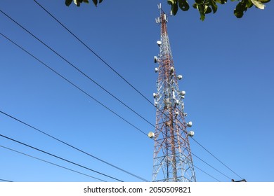 1,539 Operators on telecommunications tower Images, Stock Photos ...