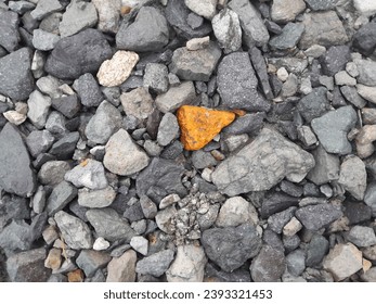 Basecourse stone as the top layer of road pavement
Basecourse for asphalting 