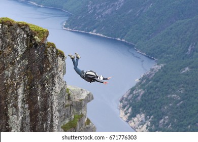 Basejumping Kjerag, Norway