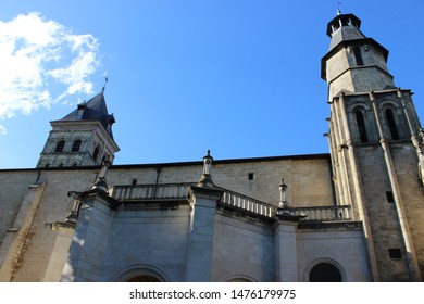 Basilique Saint-Seurin  (Basilica Of Saint Severinus) In Bordeaux, France With Its Catacombs, Is An 11th Century Church And UNESCO World Heritage Site, And One Of The Ways Of Saint James Of Compostela