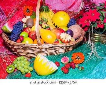 Basket Decorated Several Fruits Decorative Cuts Images Stock