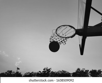 Basketball hoop passing through Images, Stock Photos & Vectors ...