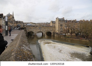 Bath, Pulteney Bridge, England,  March 2019 - Designed By Robert Adam In Palladian Style And Having Shops Across The Full Span On Both Sides.