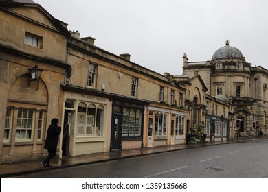 Bath, Pulteney Bridge, England,  March 2019 - Designed By Robert Adam In Palladian Style And Having Shops Across The Full Span On Both Sides.