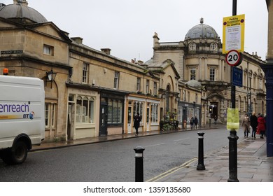 Bath, Pulteney Bridge, England,  March 2019 - Designed By Robert Adam In Palladian Style And Having Shops Across The Full Span On Both Sides.