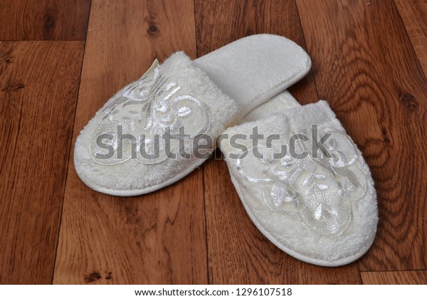 fancy bathroom slippers