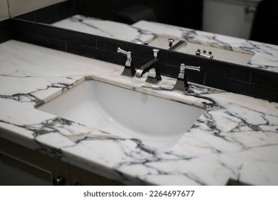 Bathroom vanity sink with quartz countertop