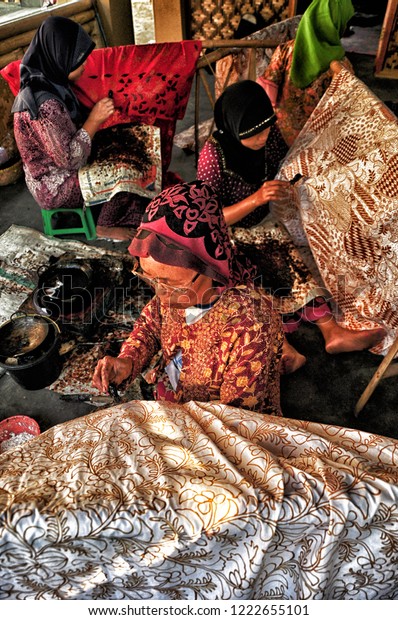 Batik Indonesia Woman Making Traditional Batik Stock Photo Edit Now 1222655101