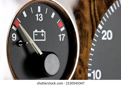 Batterie Gauge In Car Dashboard - Low Volts