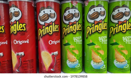 Pringles in supermarket Images, Stock Photos & Vectors | Shutterstock