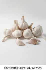 [ Bawang Putih ] Garlic On A Clean And Bright White Background