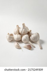 [ Bawang Putih ] Garlic On A Clean And Bright White Background