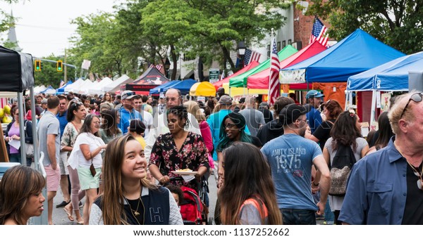 Bay Shore Ny Usa 10 June Stock Photo (Edit Now) 1137252662