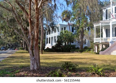 Bay Street Beaufort South Carolina, lined with beautiful antebellum homes.