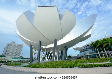 BAYFRONT AVENUE, SINGAPORE - OCTOBER 27:  Art Science Museum On October 27, 2016 In Bayfront, Singapore. ArtScience Museum is a museum located within the integrated resort of Marina Bay Sands