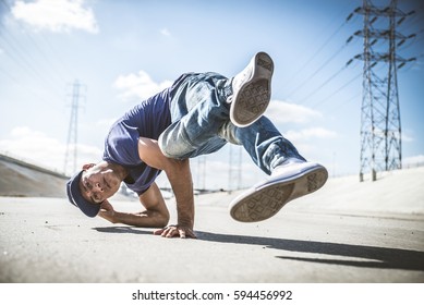 Imagenes Fotos De Stock Y Vectores Sobre B Boy Doing Some Stunts