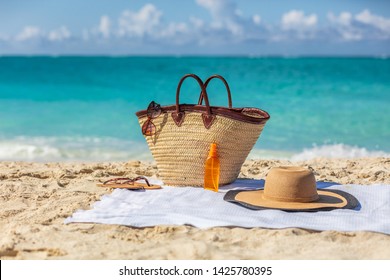 170,934 Beach bag Images, Stock Photos & Vectors | Shutterstock