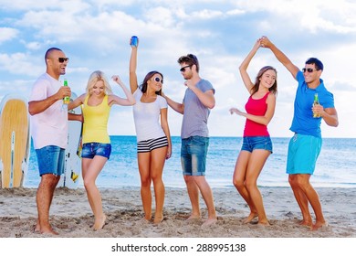 Beach Group Summer Stock Photo 288995138 | Shutterstock