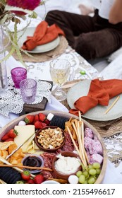 Beach Picnic, Grazing Food Board, Boho Styled Picnic, Eating Food At The Beach, Fiends, Event Picnic, Coastal Beach Food, Bohemian Dinner Picnic.