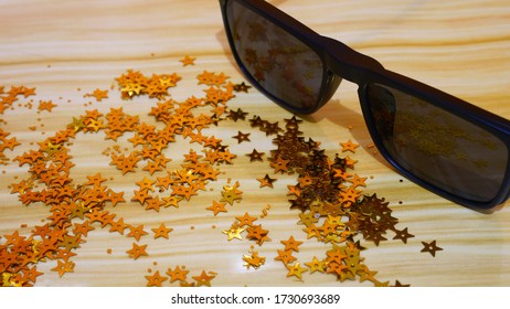 Beach Sunglasses Studded With Knick Knacks Star