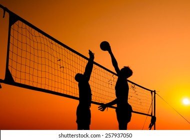 beach volleyball silhouette 