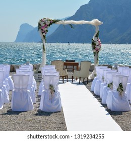 Beach wedding ceremony at Lake Garda