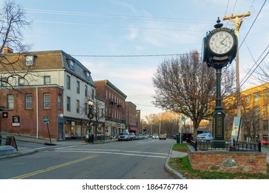 Beacon, NY - USA - Nov. 29, 2020: Landscape View Of The Corner Of Main Street And South Street In Beacon, NY