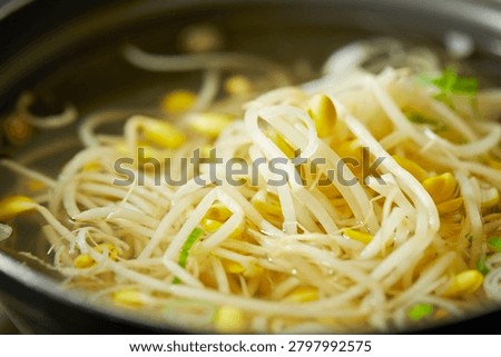 Bean sprout soup in a pot
