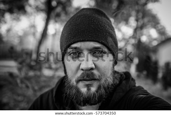 Bearded Homeless Caucasian Man His Thirties Stock Photo 573704350 ...