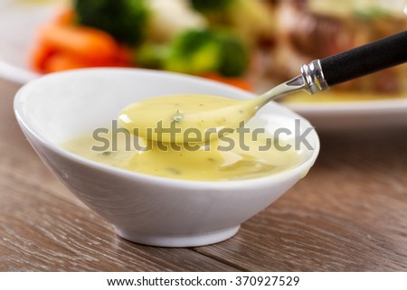 Bearnaise sauce