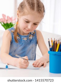 Beatiful Preteen Girl Drawing Graphic Pictures Stock Photo 1415570723 ...