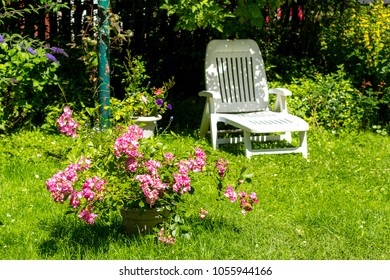 Liegestuhl Garten Images Stock Photos Vectors Shutterstock